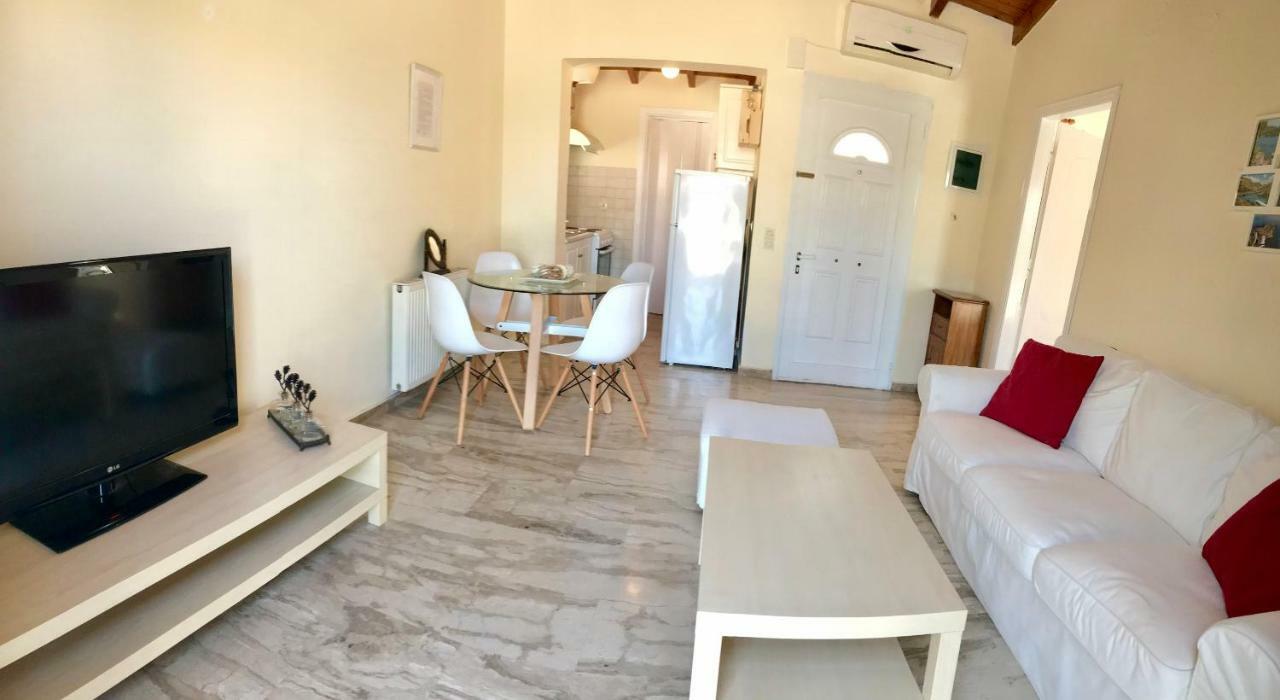 Wooden Ceiling Apartment - Close To City Center Kanálion Dış mekan fotoğraf